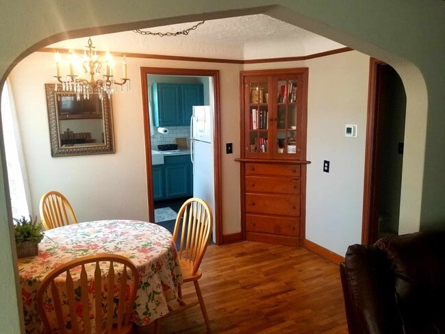 comedor - 1730 18th St NE