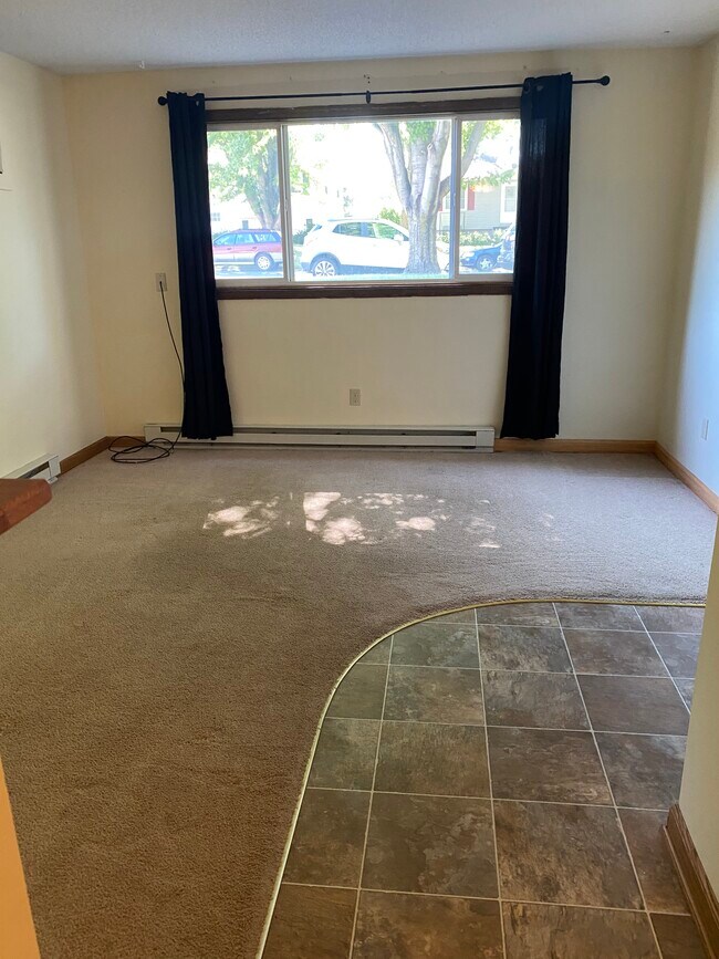 Living room - 604 8th Ave NE