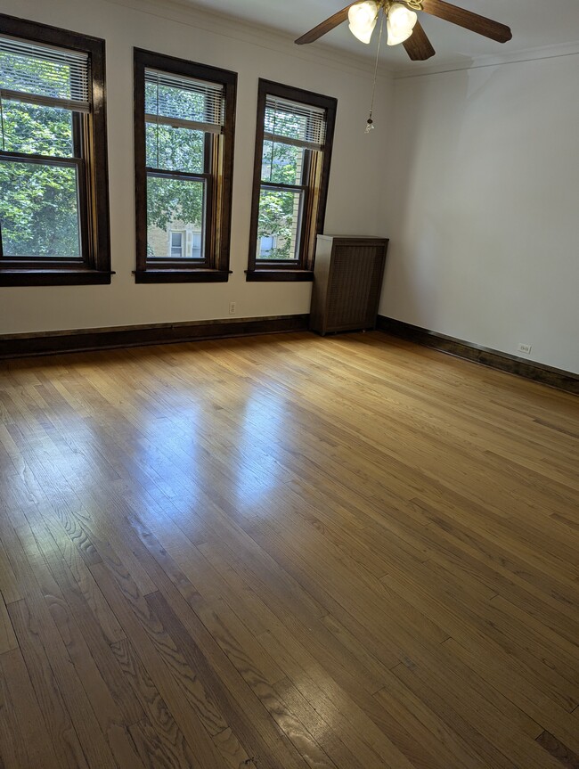 Building Photo - 3546 N Meade Ave