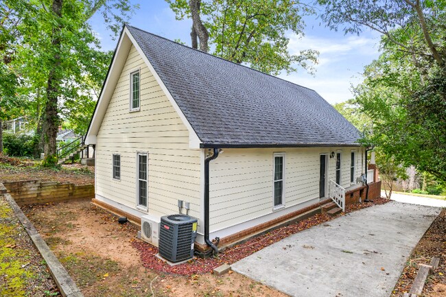 Foto del edificio - 1058 Jefferson Ave