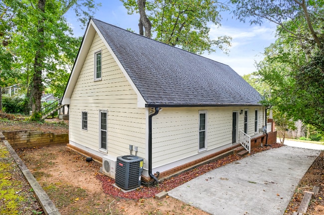 Photo - 1058 Jefferson Ave House