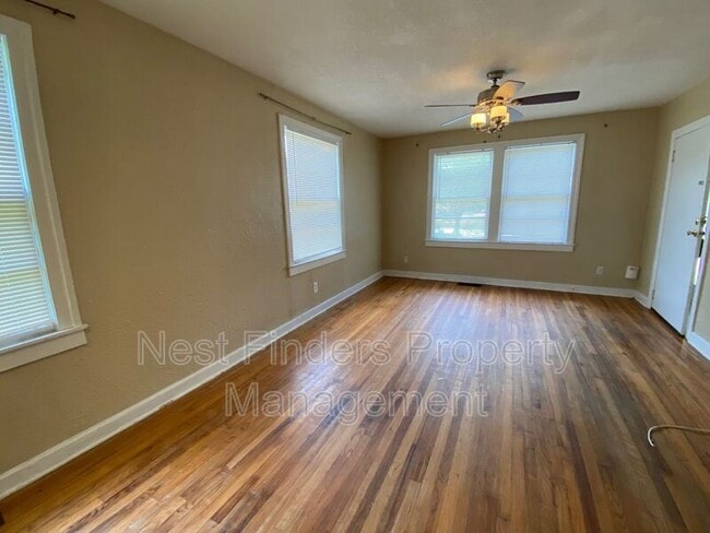 Building Photo - 2608 College St