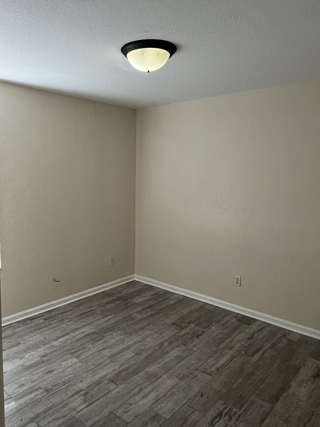 Foto del edificio - 6039 E Adams St