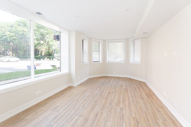 Foto del edificio - 5208 Leavitt N St