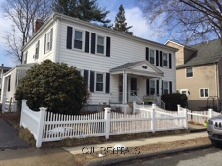Primary Photo - 92 Howard St