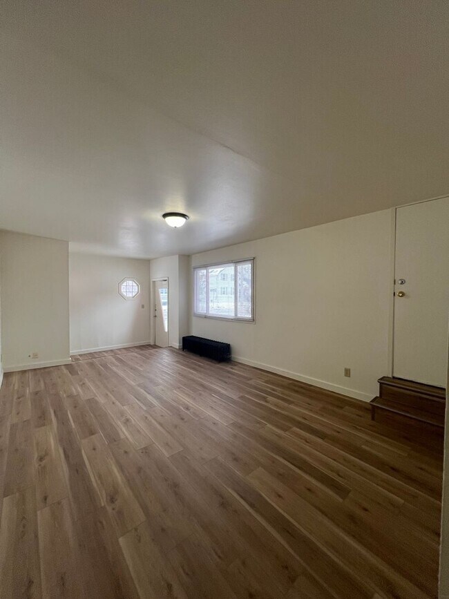 Foto del edificio - 217 W Irving Ave