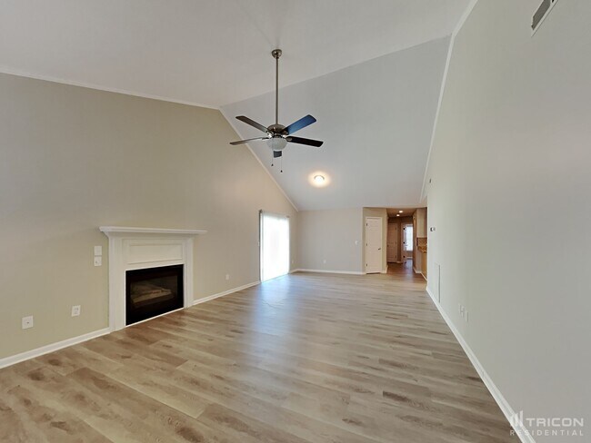 Building Photo - 113 Cobblestone Court Anderson SC
