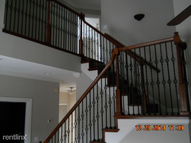 Building Photo - 218 Charleston Dr