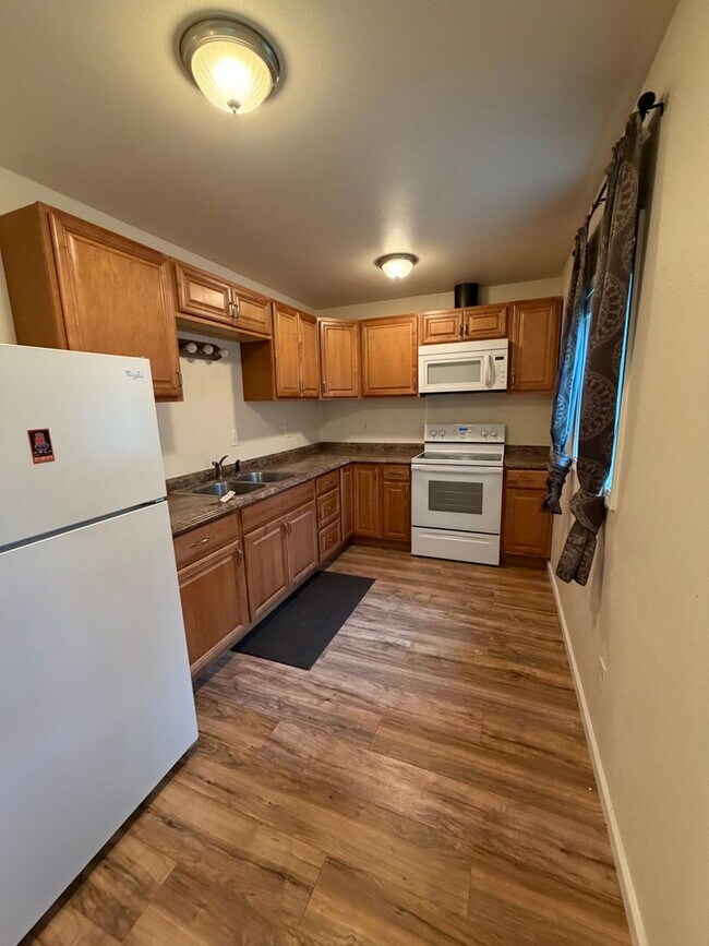 Building Photo - 3523 Hurst Rd