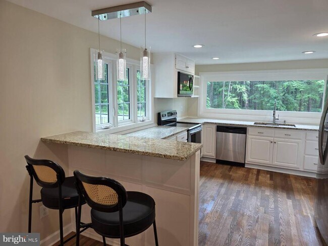 Building Photo - 2203 Forestside Dr