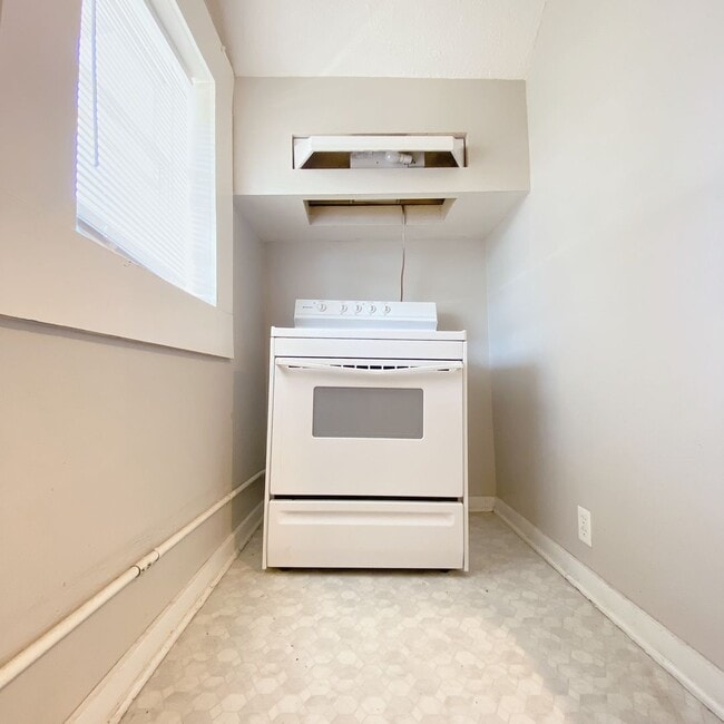 Photo - 1308 Garfield St Apartment