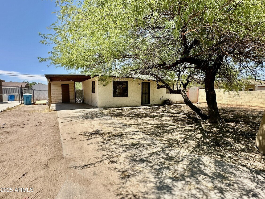 Primary Photo - 4832 S 37th Ave