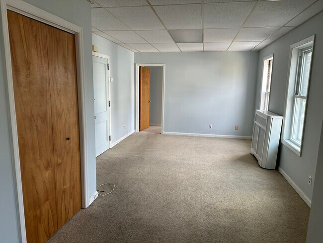 Building Photo - 321 Douglass St