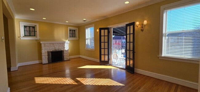 Building Photo - 4969 Pernod Ave