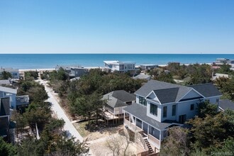 Building Photo - 44 Island Walk