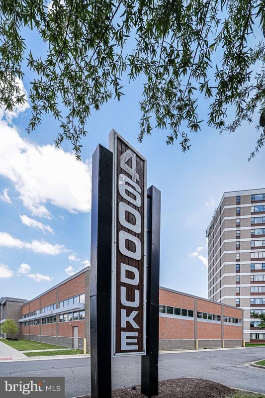 Foto del edificio - 4600 Duke St