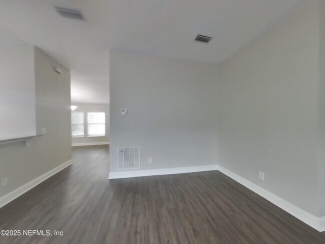 Foto del edificio - 2268 Eisner Dr