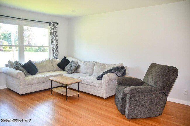 Foto del edificio - 20 Marie Pkwy