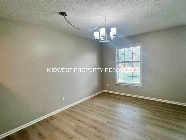 Foto del edificio - Stunning 2 Story townhome w/ outdoor Maintenance provided