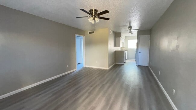 Building Photo - Renovated 2 bedroom condo ready for immedi...