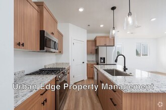 Building Photo - 5046 E Hagadorn Ln