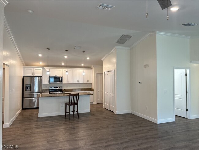 Foto del edificio - 136 Francis Ave