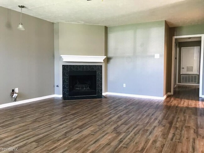 Building Photo - 3 br, 2 bath House - 824 Azalea Ct