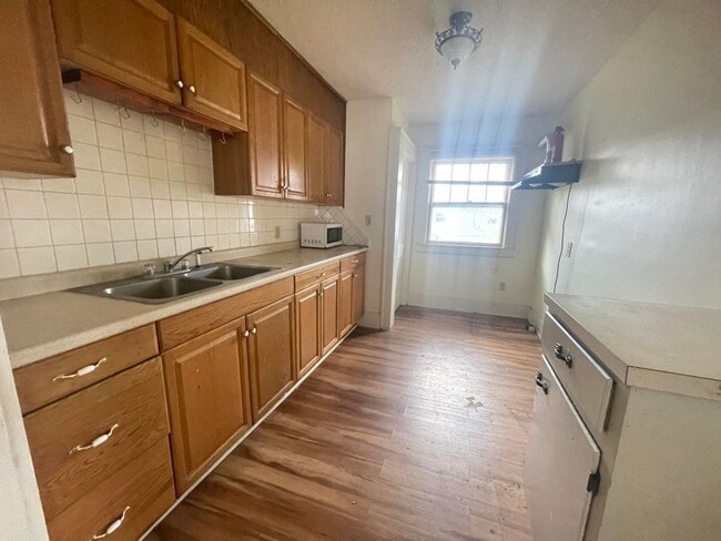 Building Photo - 3/1 close to MSU