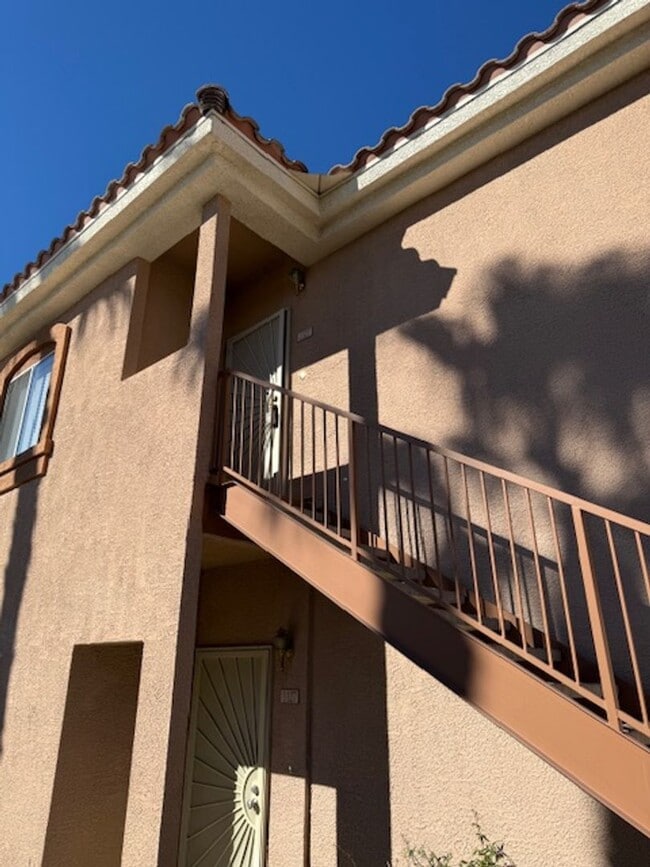 Building Photo - 2-BEDROOM, COND IN LAS VEGAS