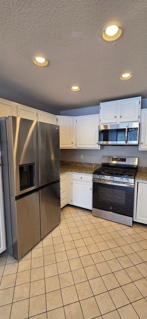 Building Photo - Beautiful 2-Bedroom Townhouse at CornerStone Condominiums