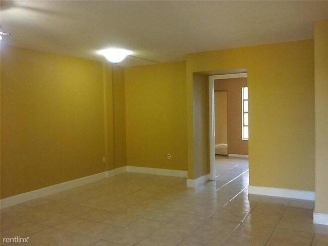 Foto del edificio - 2 br, 1 bath Apartment - 7105 W 13th Ave