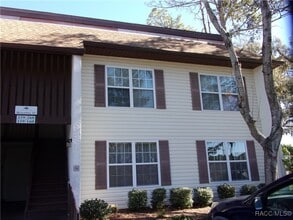 Building Photo - 2400 Forest Dr