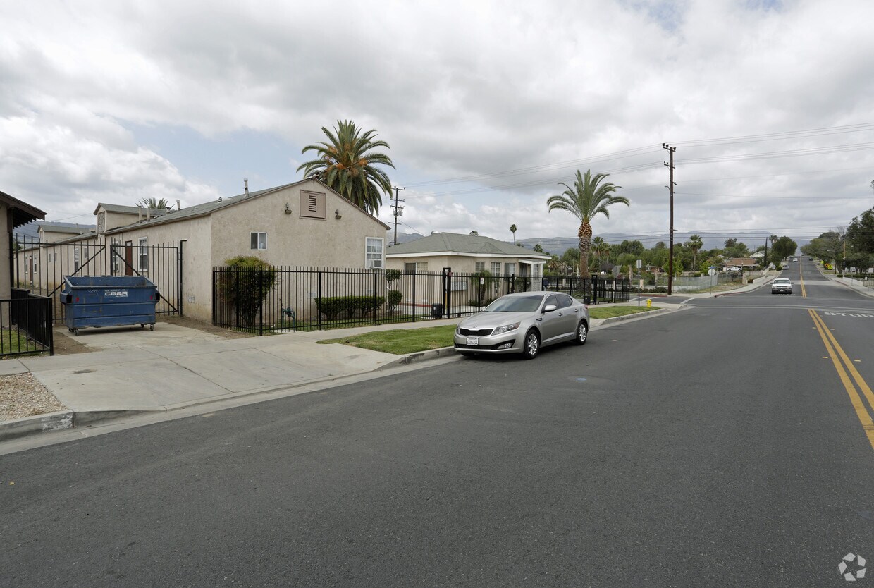 Building Photo - 126 W Heald Ave W
