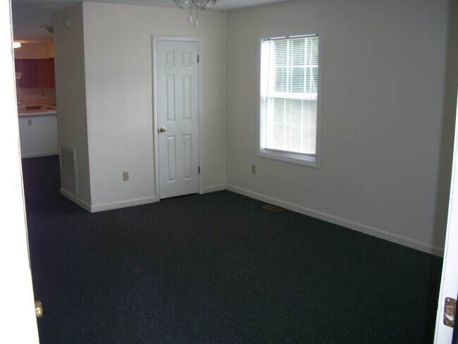 Building Photo - 314 Brooks St