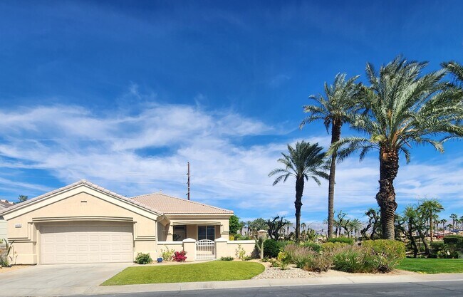 Foto del edificio - 44010 Royal Troon Dr