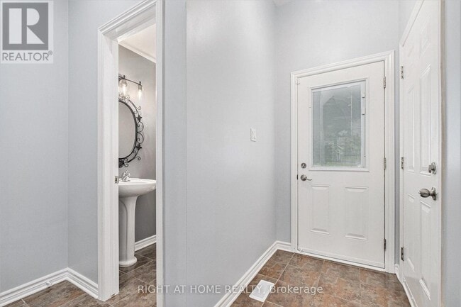 Building Photo - 352 Selene Way