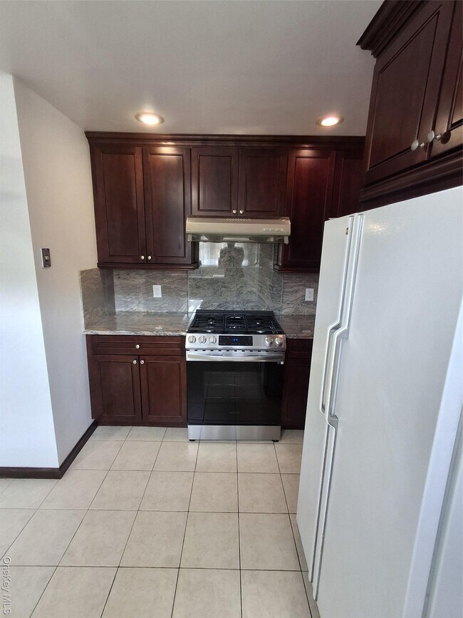 Foto del edificio - 45-63-63 202nd St