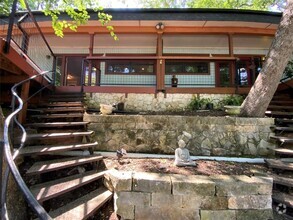 Building Photo - 2807 Edgewater Dr