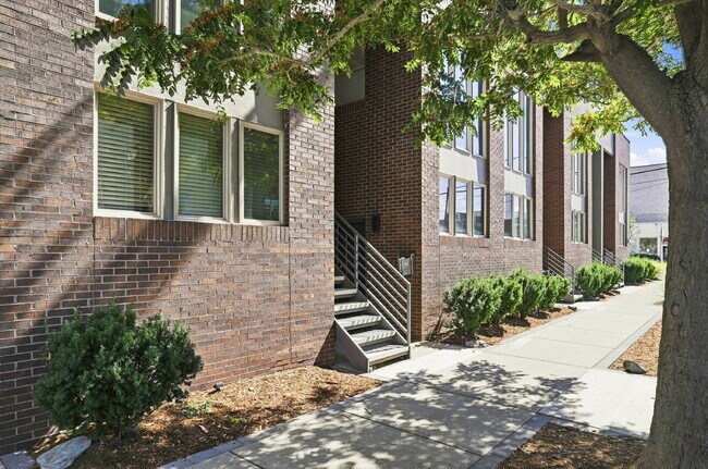 Building Photo - $4,015.95 with $300 Off The First Month's Rent, 3 Beds - 3.5 Baths, Single-Family Home in Denver ...