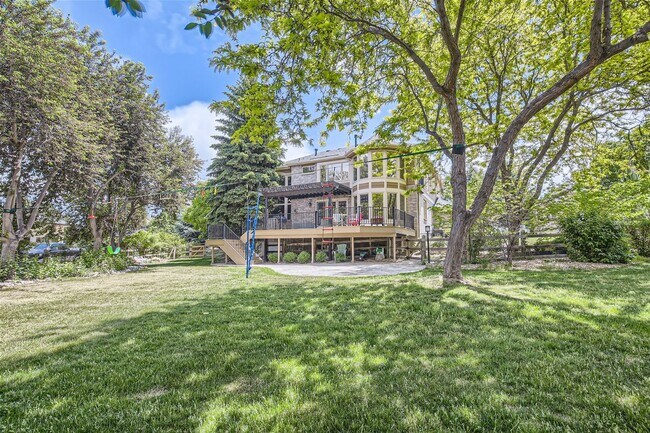 Building Photo - 5 BDR Modern Gem in Niwot