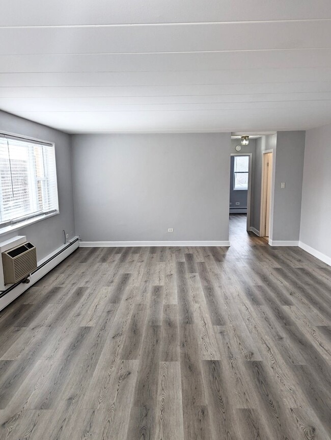 Building Photo - 6161 N Hoyne Ave