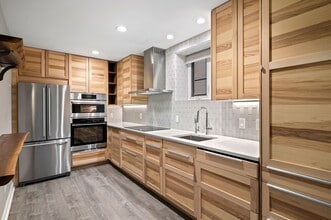 Building Photo - 1252 W Carmen Ave