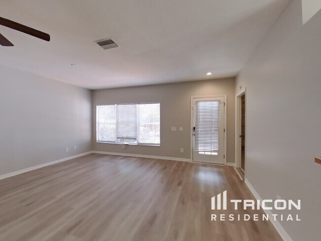 Building Photo - 5020 Anclote River St