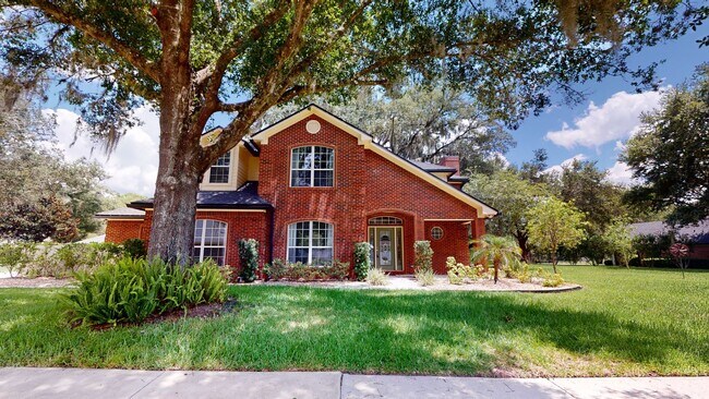 Foto del edificio - Beautiful brick home for rent in the heart...