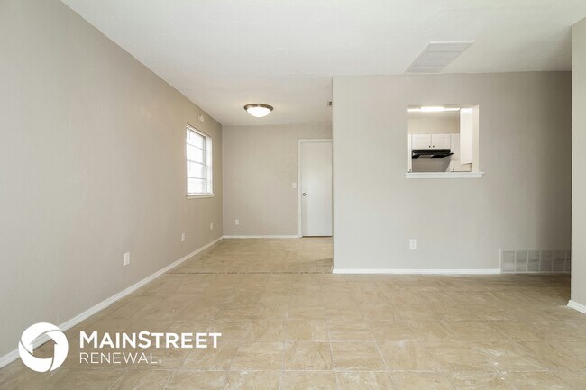 Foto del edificio - 813 Hampton Rd