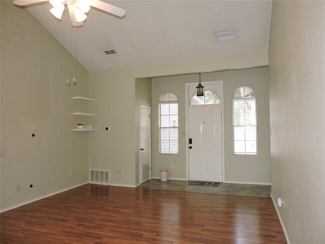 Foto del edificio - 12609 Deer Falls Dr