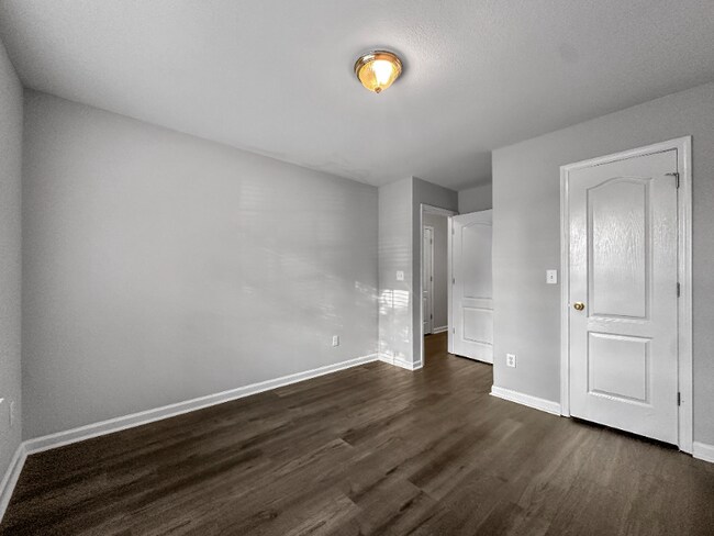 Foto del edificio - 195 Gross Lake Pkwy