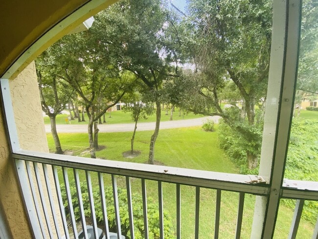Foto del edificio - 2440 NW 33rd St