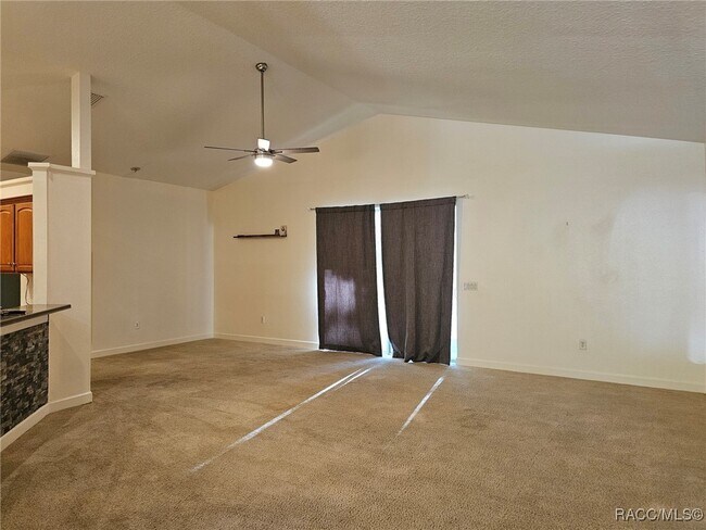 Building Photo - 10 Fringetree Ct