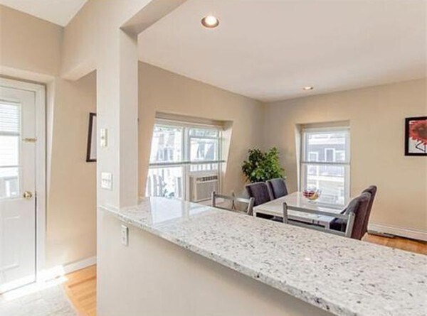 Foto principal - 16 Woodcliff St
